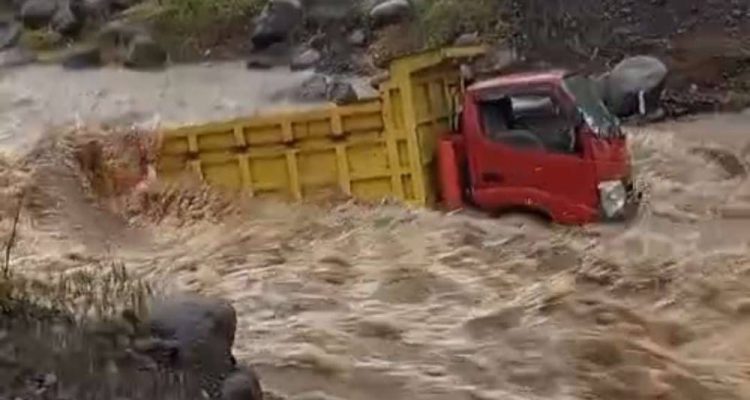 image_1761098015653_zzm2r6